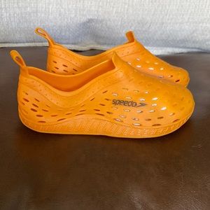 Speedo water shoes